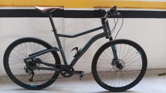 Bike Cannondale Left Contro 4 Hibrída