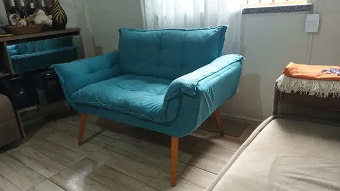 Sofá de 2 dois lugares Namoradeira Azul Turquesa pés palito envernizados