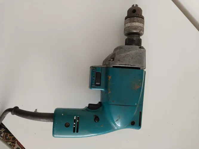 Furadeira de Impacto Industrial Makita 8419B 110V - Carcaça de Metal