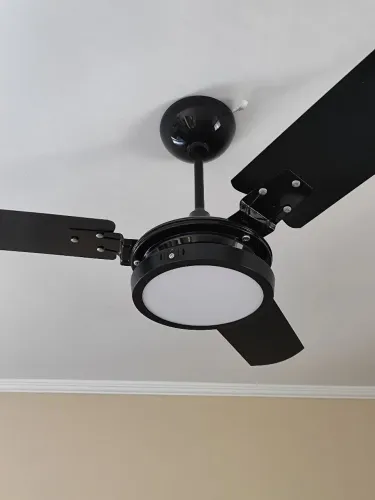 Ventilador de teto com controle