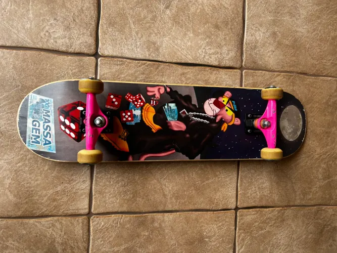Skate montado completo pouco usado