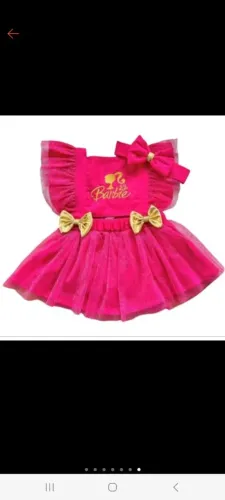 Jardineira Romper temática Barbie luxo para mês versário.