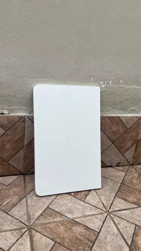 Escrivaninha retrátil