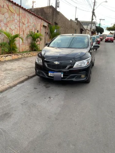 Chevrolet Onix Hatch LT 1.0 8V Flex Power Mec. 4P 2014