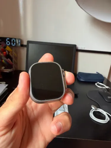 Apple Watch Ultra 49 mm 32 GB + 5 pulseiras