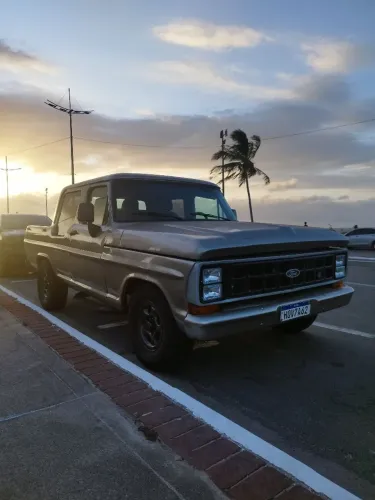 Ford F-1000 Super Diesel CE 3.9 1984