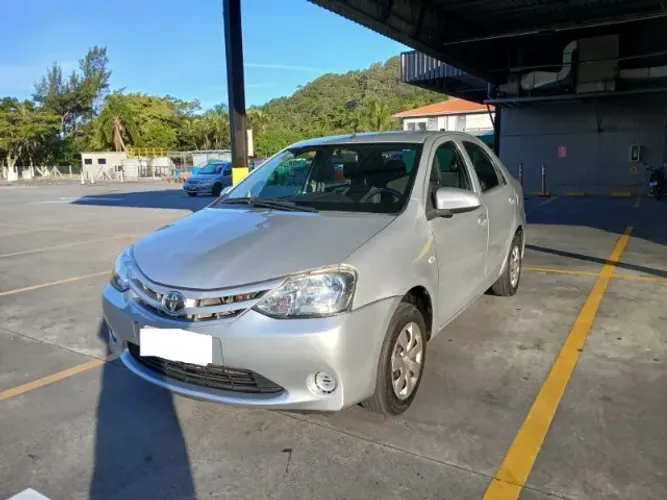 Toyota Etios X Sedan 1.5 Flex 16V 4P Mec. 2015