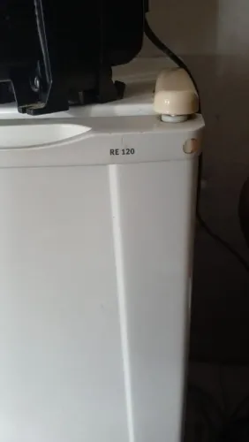 Frigobar electrolux. Gela pouco. Entrego
