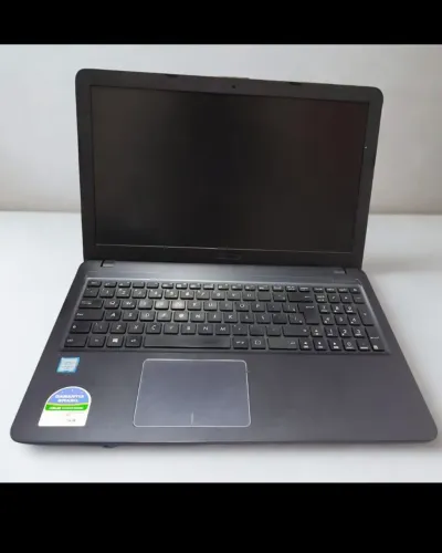 Notebook ASUS VivoBook <br><br> Intel Core i5 (6ª geração)<br> 8GB RAM<br> SSD 256GB