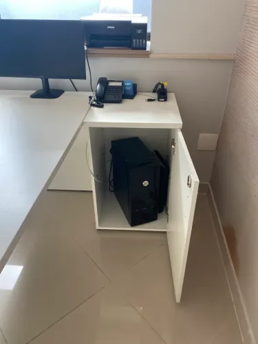 Mesa de escritório Tocco Móveis seminova