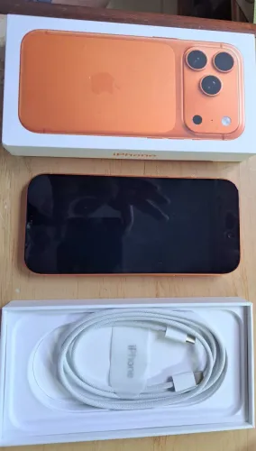 Iphone 17 Promax laranja 256Gb, com capa e película