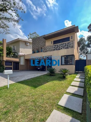 CASA EM CONDOMÍNIO - ALPHAVILLE 4 - SP