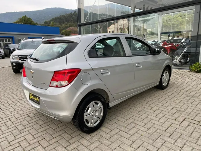 Chevrolet Onix JOY Hatch 1.0 8V Flex Mec. 4P 2017