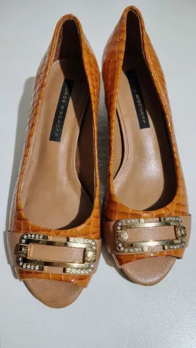 Peep toe