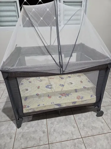 Berço portátil/chiqueirinho cosco com mosquiteiro