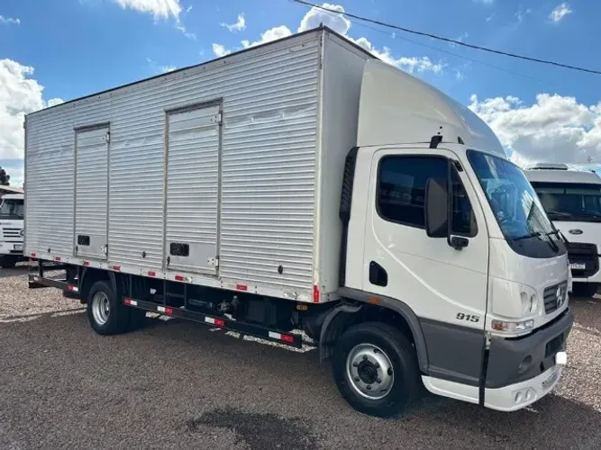 Mercedes - Benz Accelo 915C ano 11/12 Bau Furgao 296.163 Km R$ 220.000,00 av