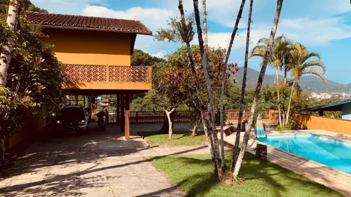 Casa para venda em Pedreira com 5 quartos, sendo 4 suítes, 280m²