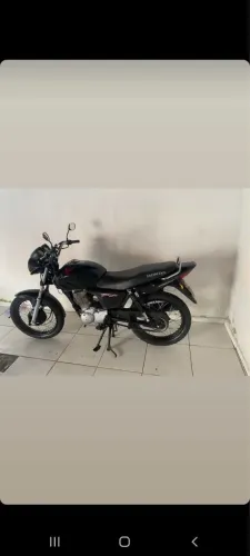 Moto cg 150 muito conservada sou o segundo dono da moto moto extra