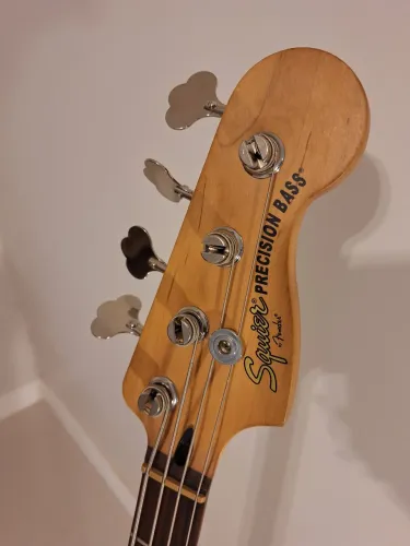Baixo Squier Precision Bass Classic Vibe