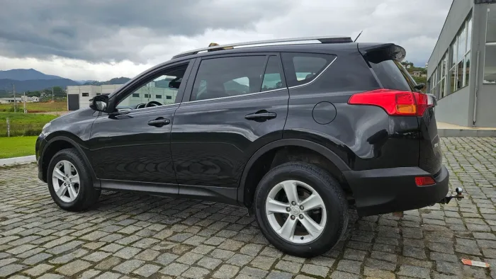 Toyota RAV4 2.0 4X4 16V Aut. 2013