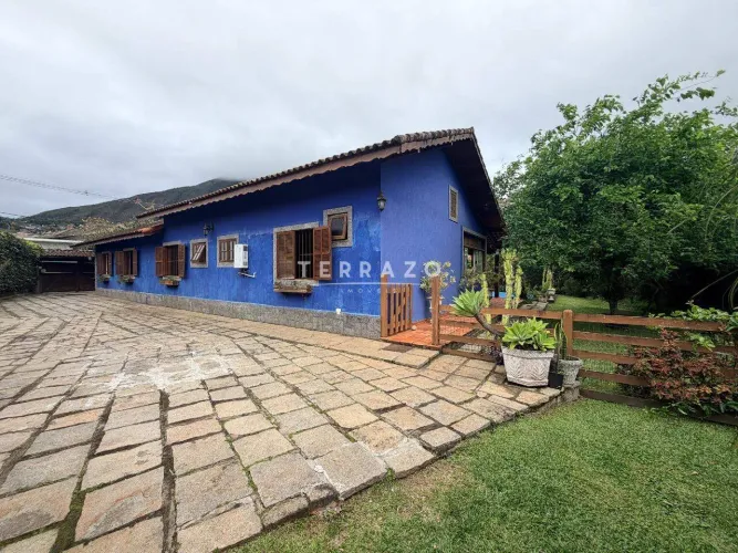 Casa à venda, 5 quartos, 4 suítes, 4 vagas, Alto - Teresópolis/RJ