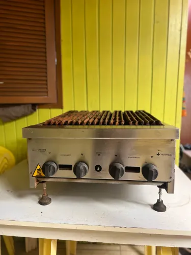 Chapa char broiler a gás  