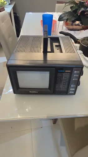 portátil de 5 polegadas com rádio AM/FM da GoldStar