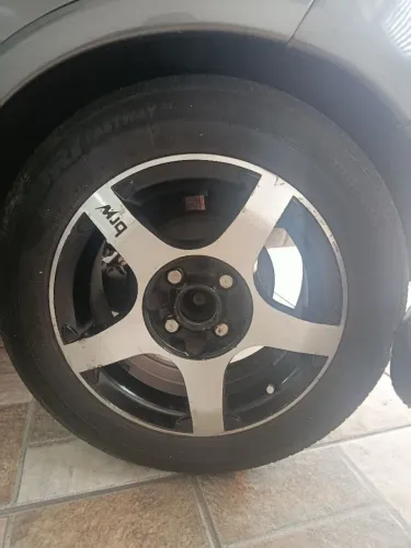 Pneu aro 14