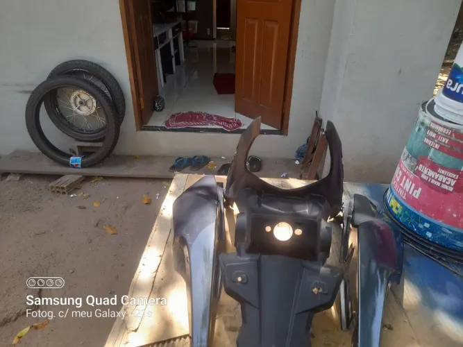 Vendo traseira da moto titan 2024