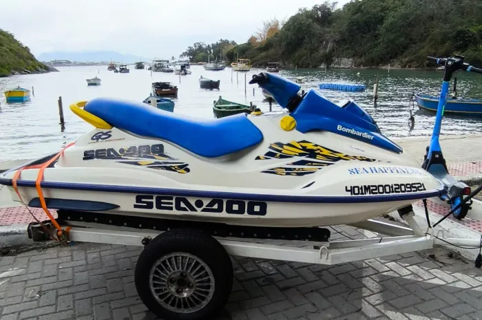 Vendo Jetsky Bombardier + carretinha
