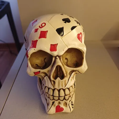 Caveira do pôker (porta níqueis em gesso)
