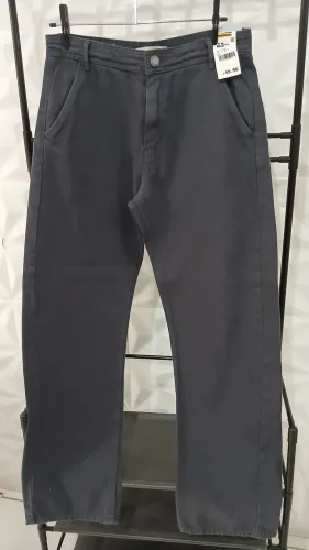 Calça jeans masculina reta