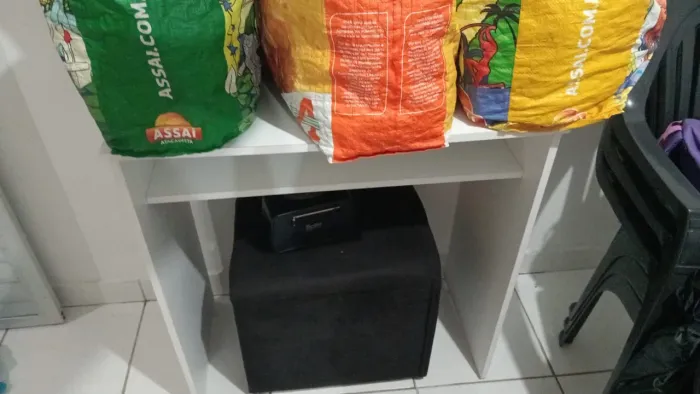 Mesa escrivaninha e Puff