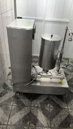 Dosador de recheio líquidos e pastoso para máquina de sorvetes