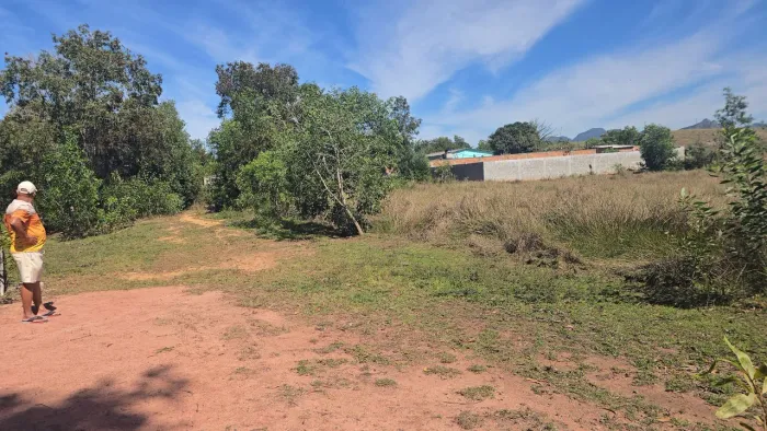 Lote em Guarapari com R$ 10 mil de entrada, Escritura e RGI, troco veículos, aceito oferta