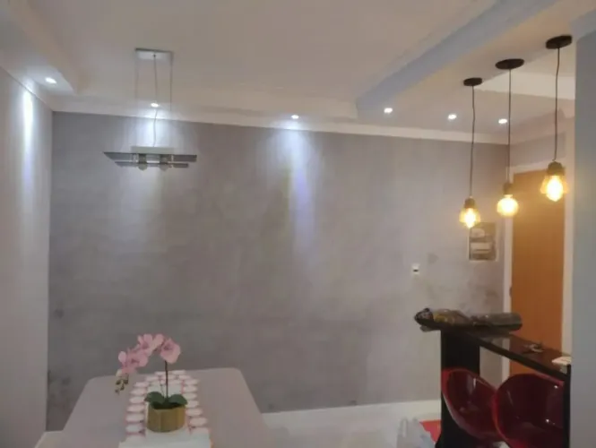 Apto Lindo á venda, 2 dorm com armários, AC: 48m² local muito bom perto de comércios, fáci
