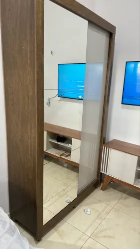 Guarda roupa duas postará