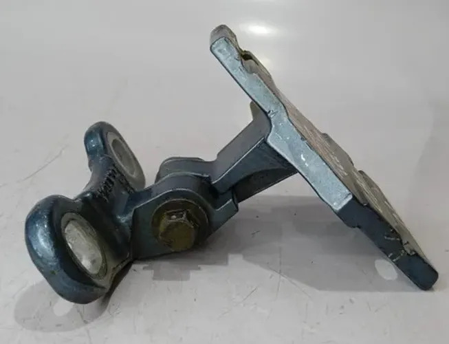Dobradiça Inferior Dianteira Direita Volvo C30 2007 - 2013