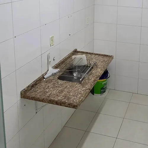 Pia de Cozinha com Tampo de Granito e Cuba Inox 120cm ? Usada em Bom Estado