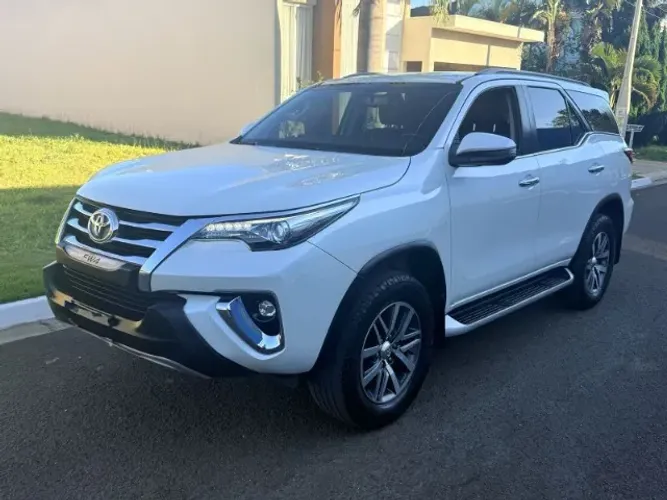 Toyota Hilux SW4 SRX 4X4 2.8 TDI 16V Dies. Aut. 2020