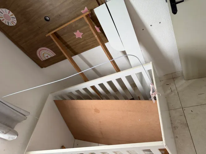Berço com colchão 