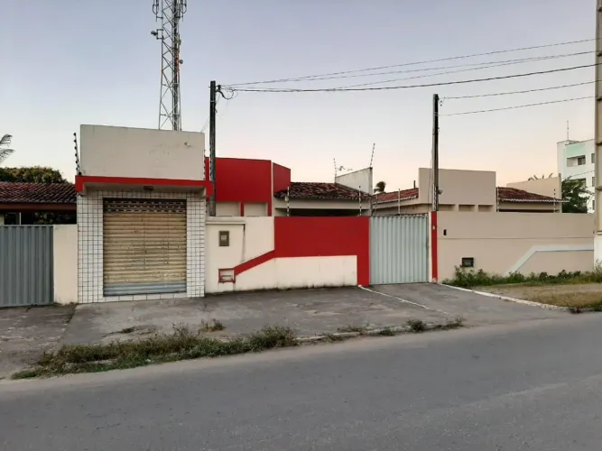 Linda Casa com Ponto Comercial Bairro Passagem de Areia a 5 min do centro de Parnamirim c