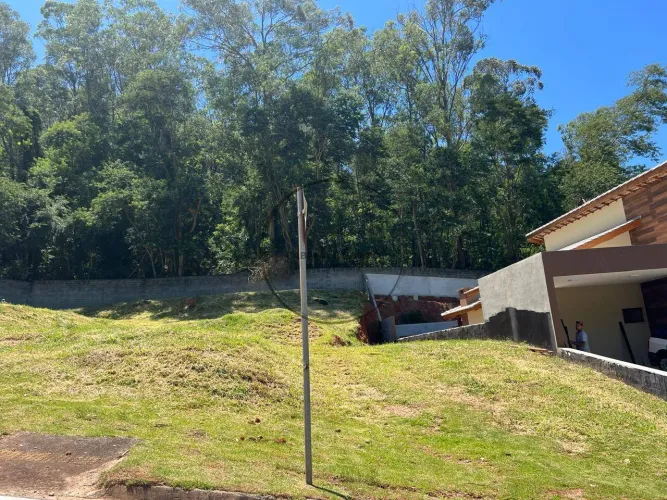 Terreno à venda no Condomínio Quintas da Boa Vista em Atibaia