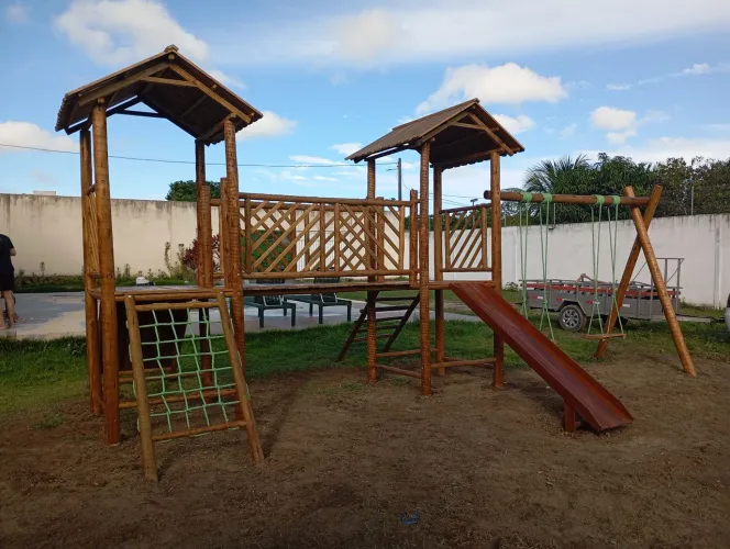 Brinquedos playground para crianças