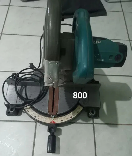 Meia esquadria makita MLS 100