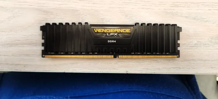 DDR4 RAM - CORSAIR VENGEANCE LPX 32GB (1x32GB) 3200MHz CL16-20-20-38 1,35V