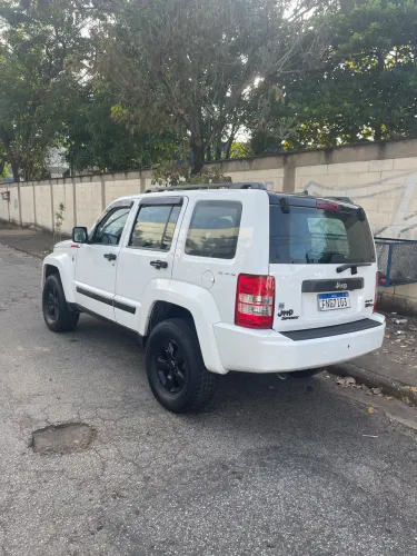 Jeep Cherokee Sport 3.7 4X4 V6 12V Aut. 2012