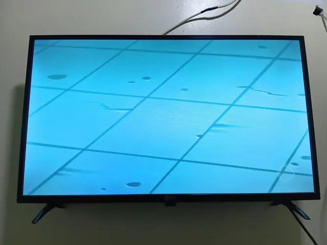 Vendo Televisão VG de 32 polegadas