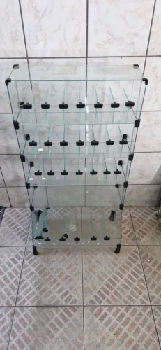 Expositor de vidro com divisórias