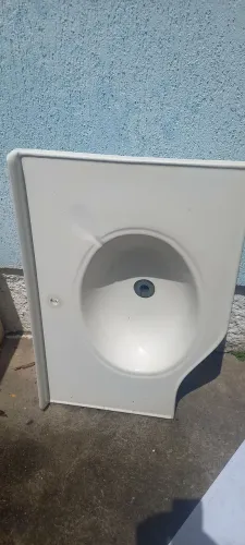 Pia de banheiro grande